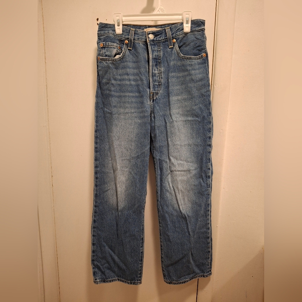 Signature by Levi Strauss Women's Cropped Blue Jeans